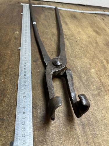 Outil ancien fer forgé pince - outil,