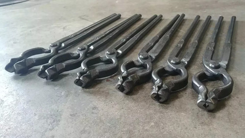 Pinces forgeron forgeant le - de,