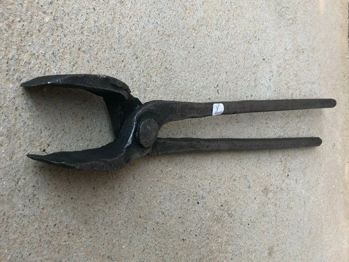Old tool outil - old, ancien